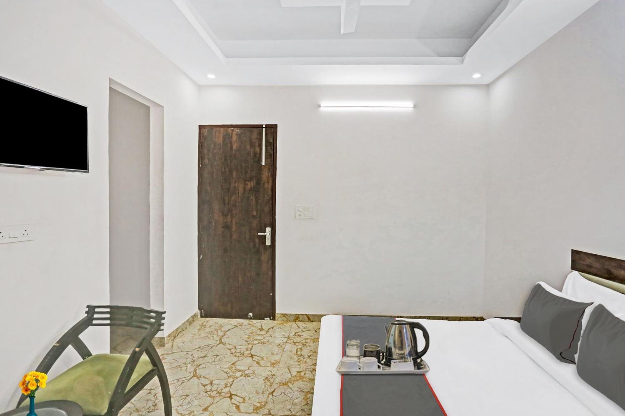 Hotel Collection O The Royal Fern Farrukhnagar Exterior foto