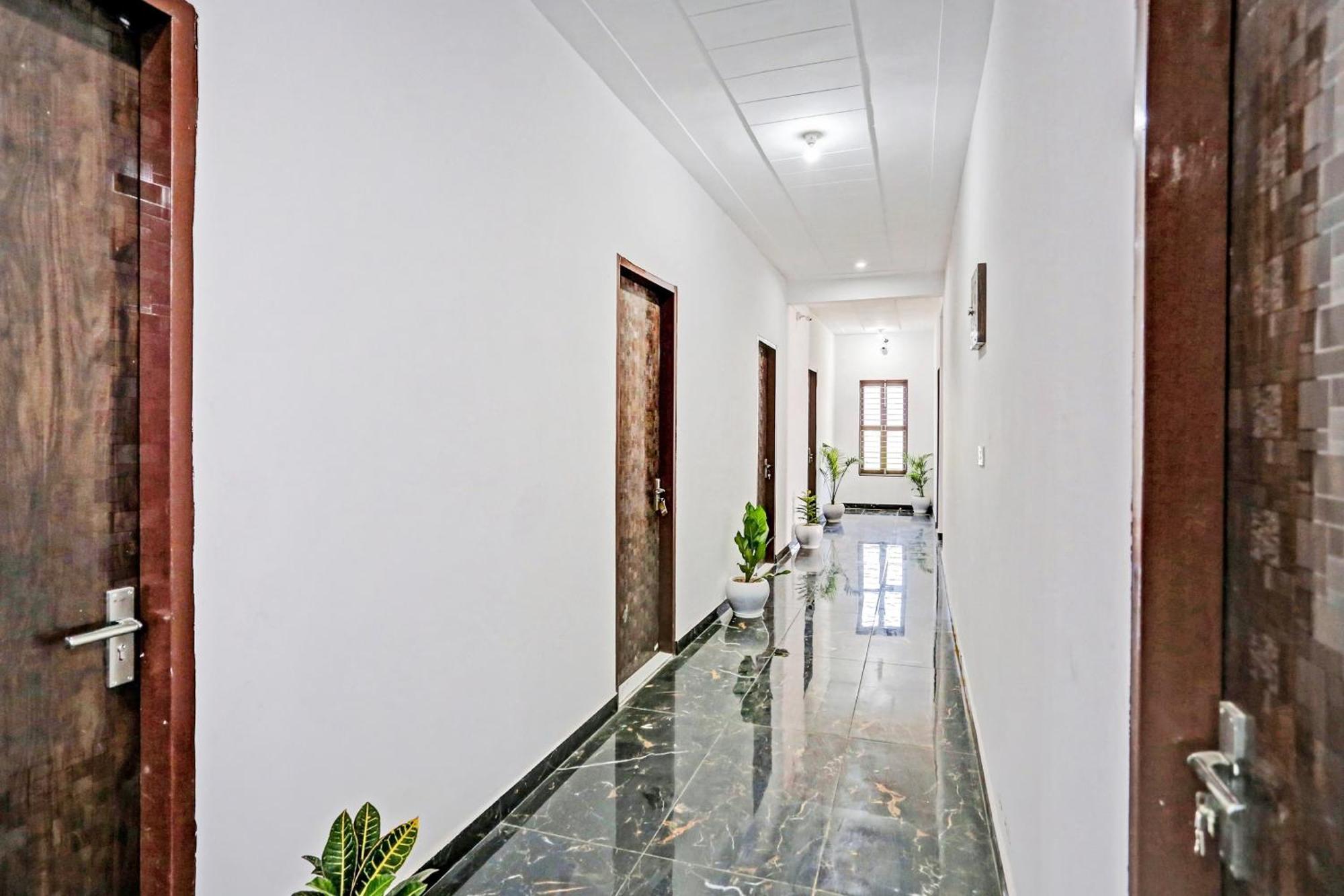 Hotel Collection O The Royal Fern Farrukhnagar Exterior foto